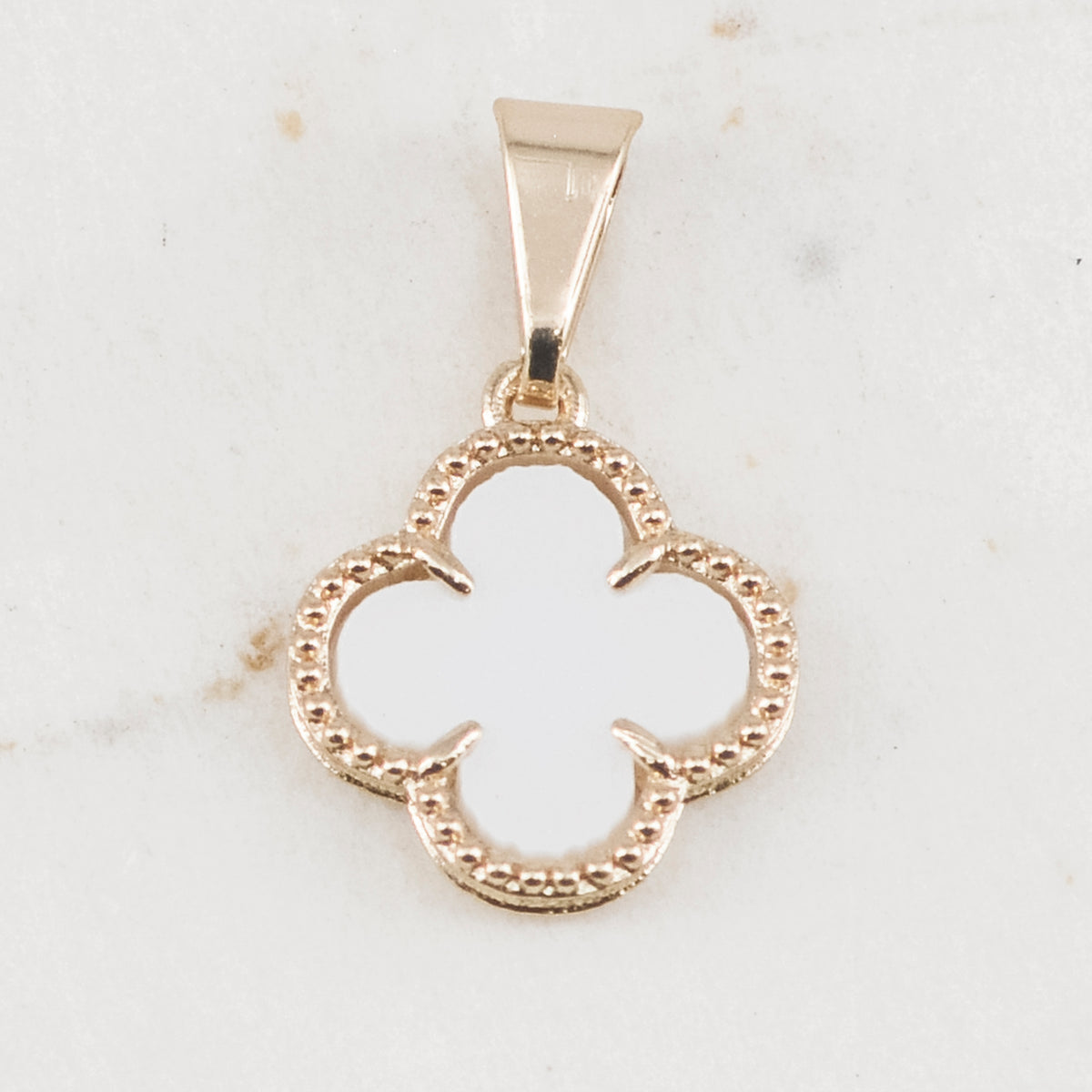 Dije Van Cleef Perlado Pequeño